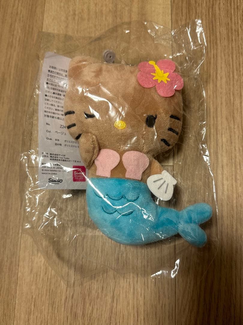 ハローキティ　hello kitty 日焼け　50周年　アベイル　人魚チャーム