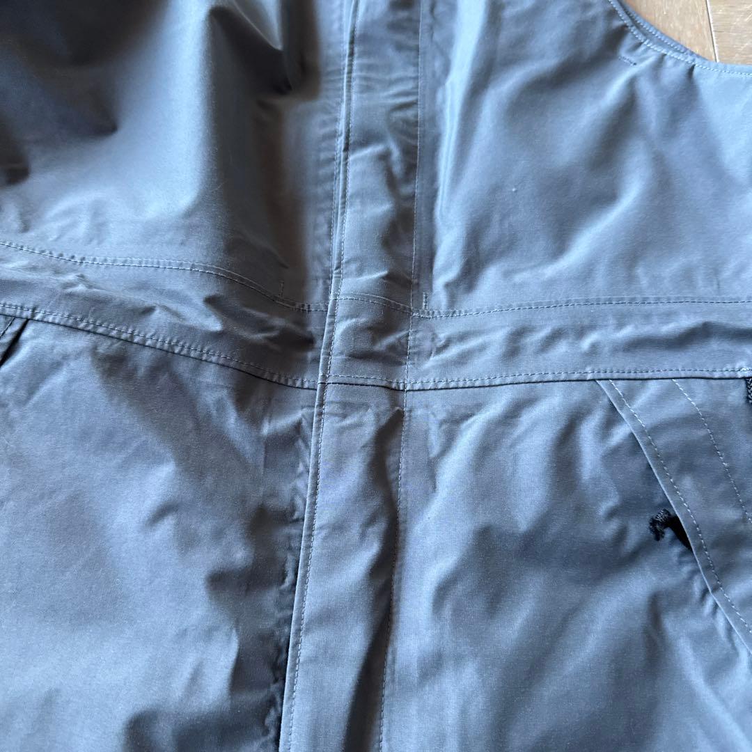 Green clothing スノボウェア