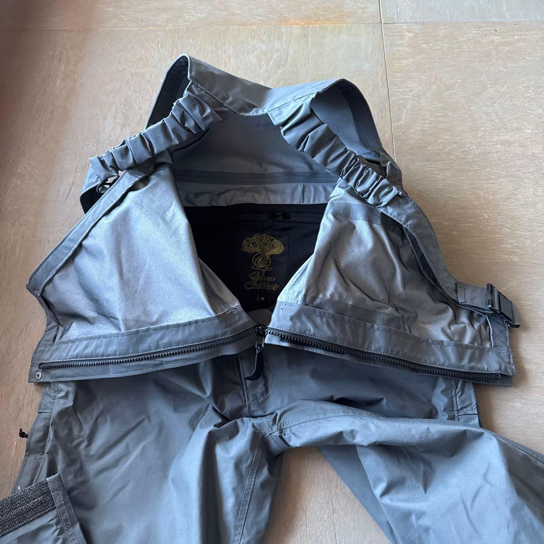 Green clothing スノボウェア