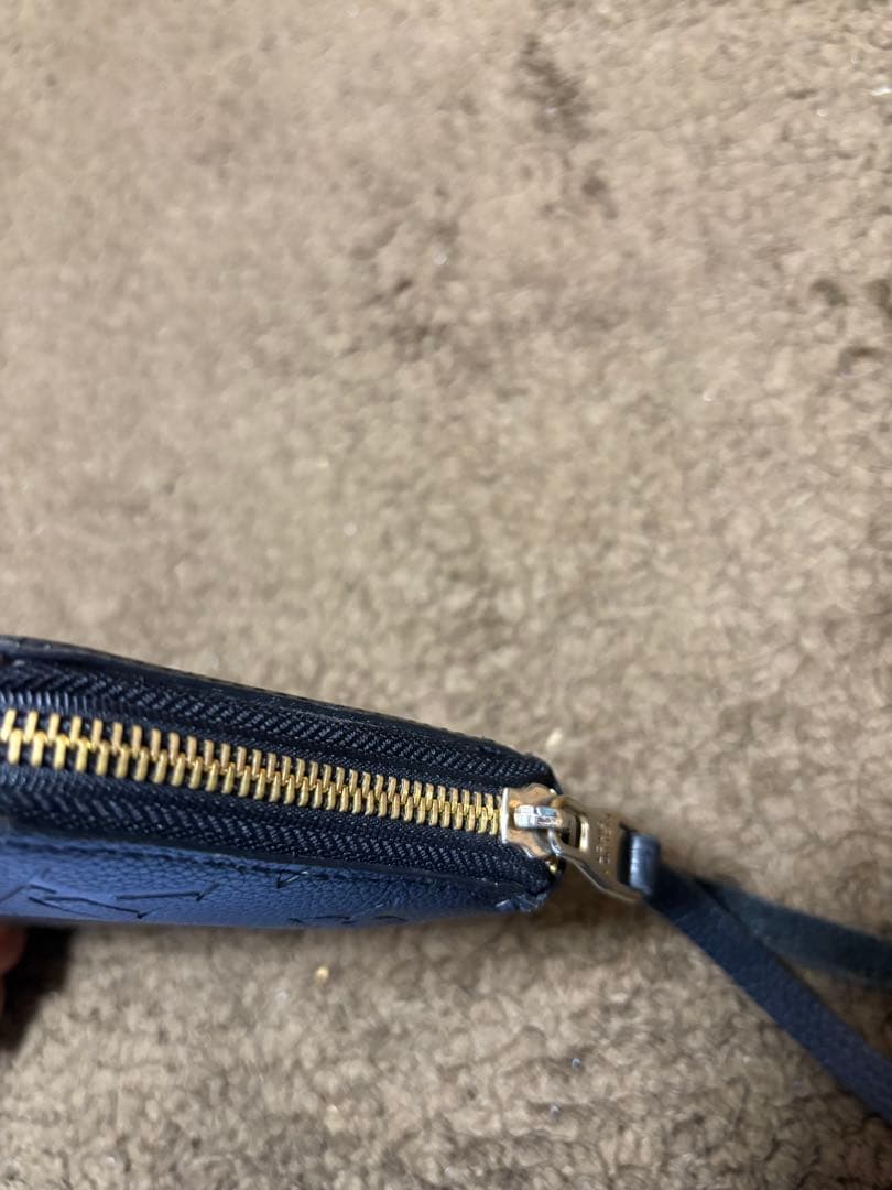 Louis Vuitton 長財布 ブラック 値下げ可能です