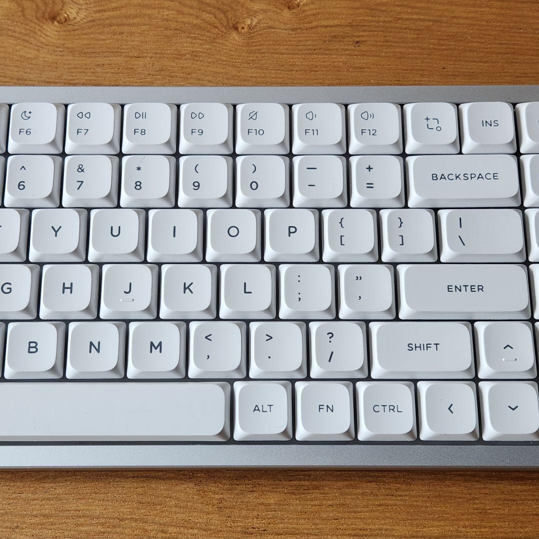 【茶軸へ変更可】NuPhy AIR75 v3 red nano US配列