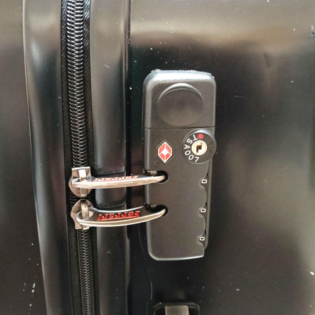 【新品タグ付】Ferrari フェラーリ キャリーケース トロリーバッグ 62L