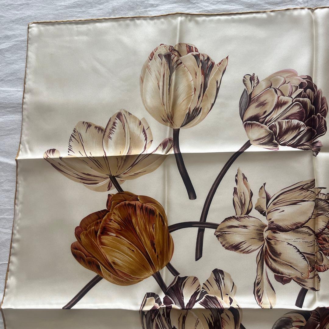 GUCCI シルクスカーフ　タグ付き新品未使用　グッチ