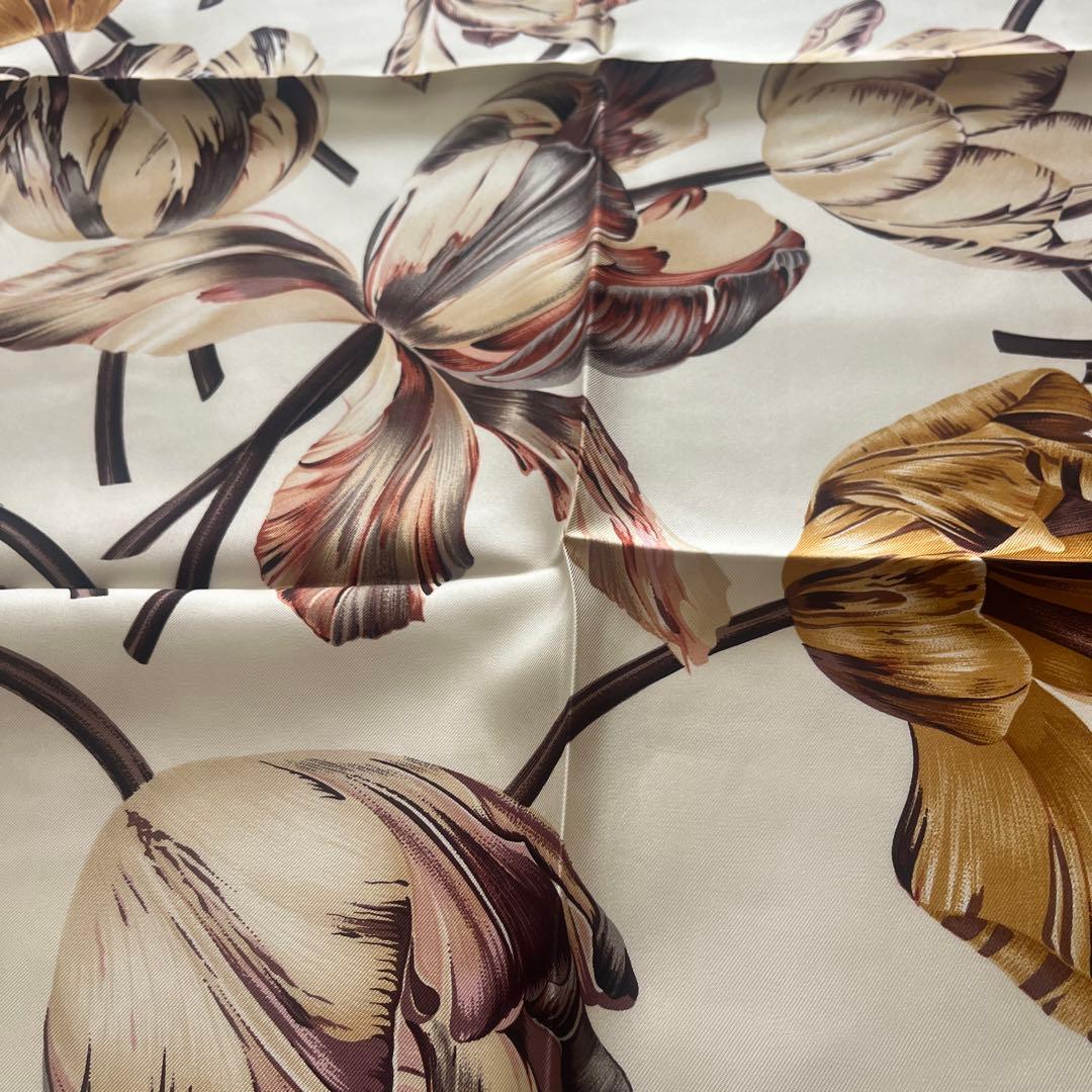 GUCCI シルクスカーフ　タグ付き新品未使用　グッチ