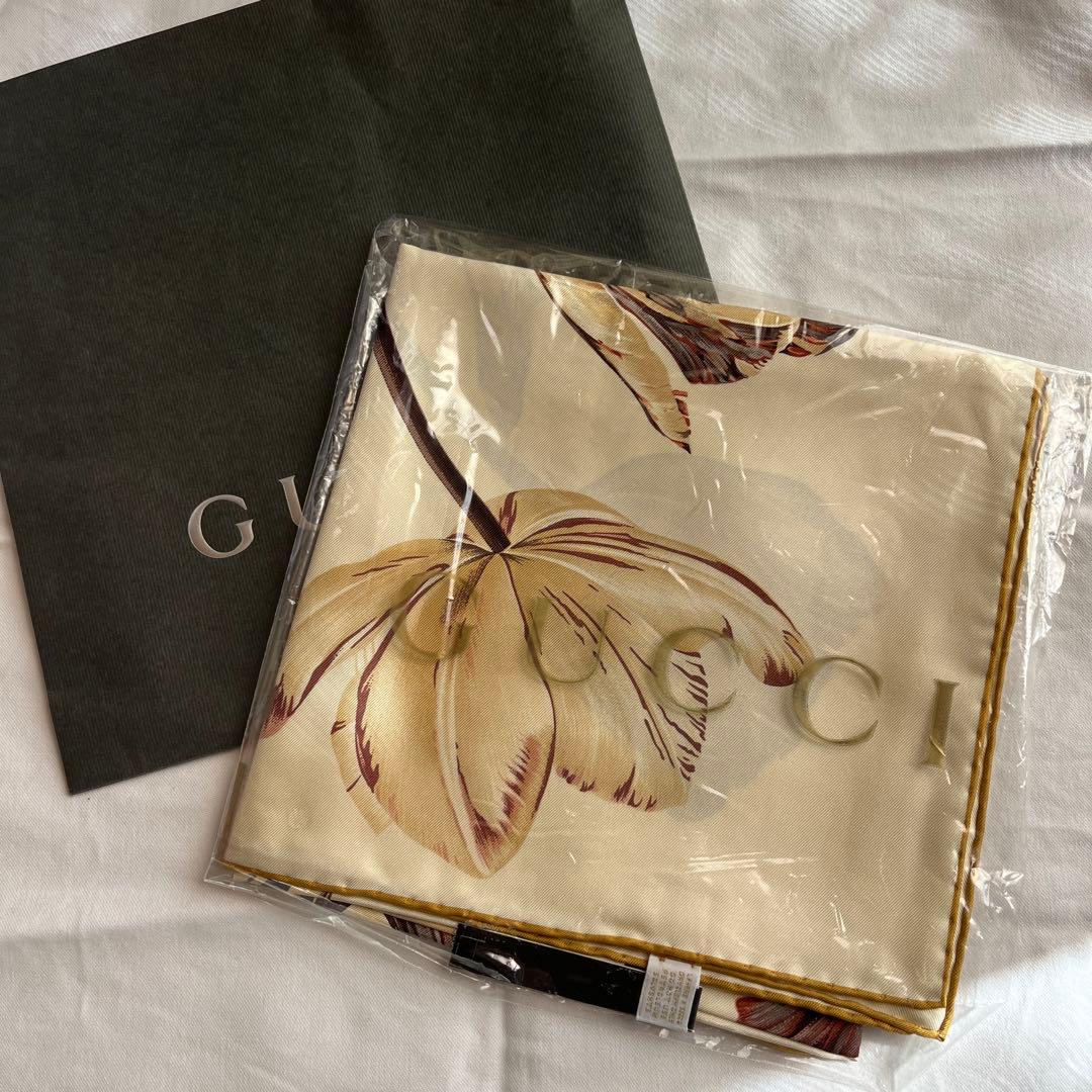 GUCCI シルクスカーフ　タグ付き新品未使用　グッチ
