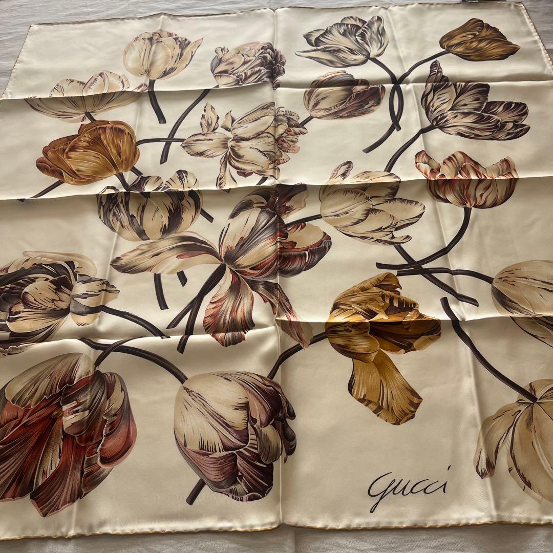 GUCCI シルクスカーフ　タグ付き新品未使用　グッチ