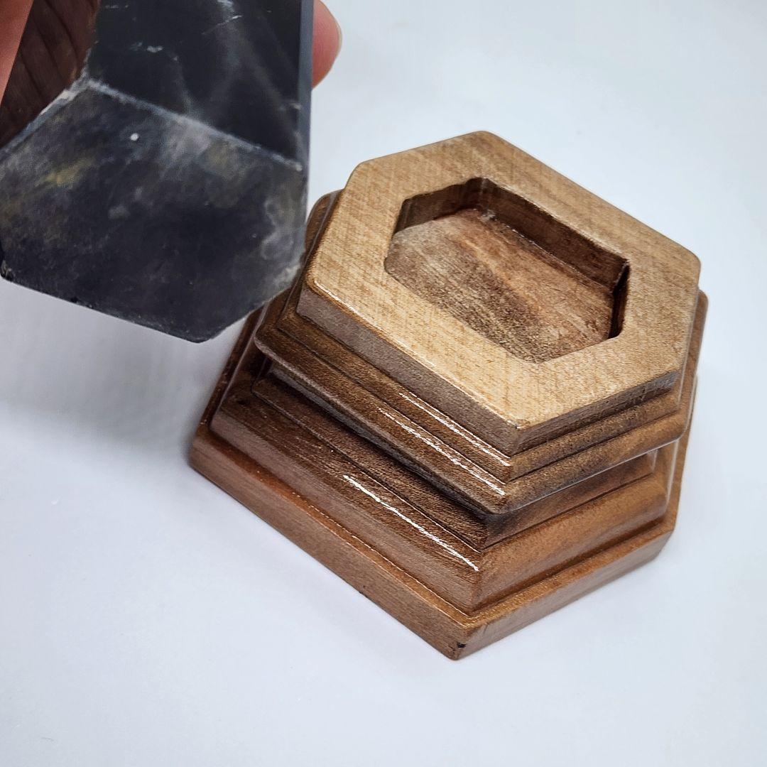 ①【高波動】モリンオ天然石タワー 約26cm！台座付き／浄化・空間調整に◎