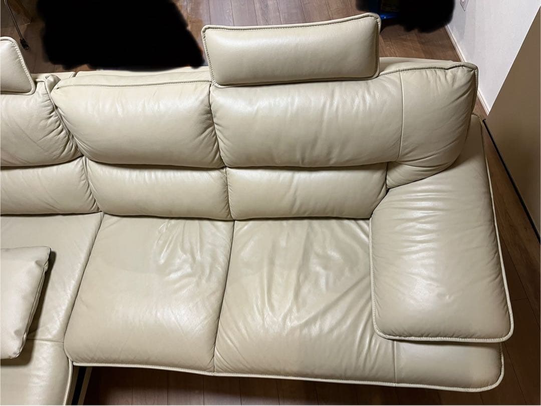 ②／２　ニトリ　ロゾ4 富山県　L字ソファ　本革　クッション　ヘッドレスト