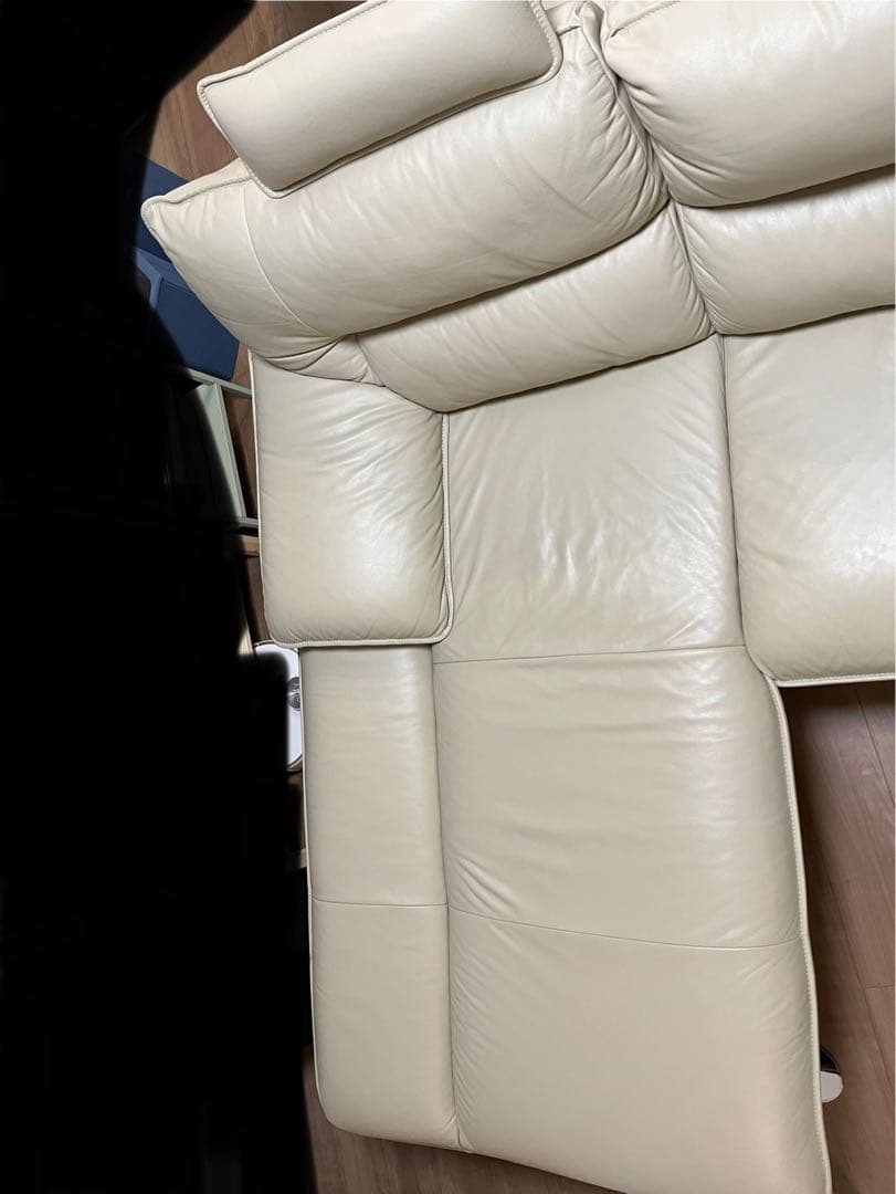 ②／２　ニトリ　ロゾ4 富山県　L字ソファ　本革　クッション　ヘッドレスト