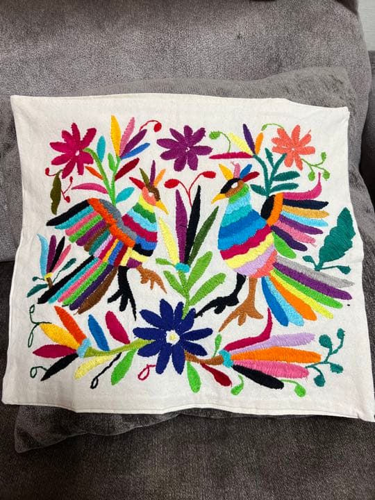 オトミ族　刺繍クッションカバー　２枚セット