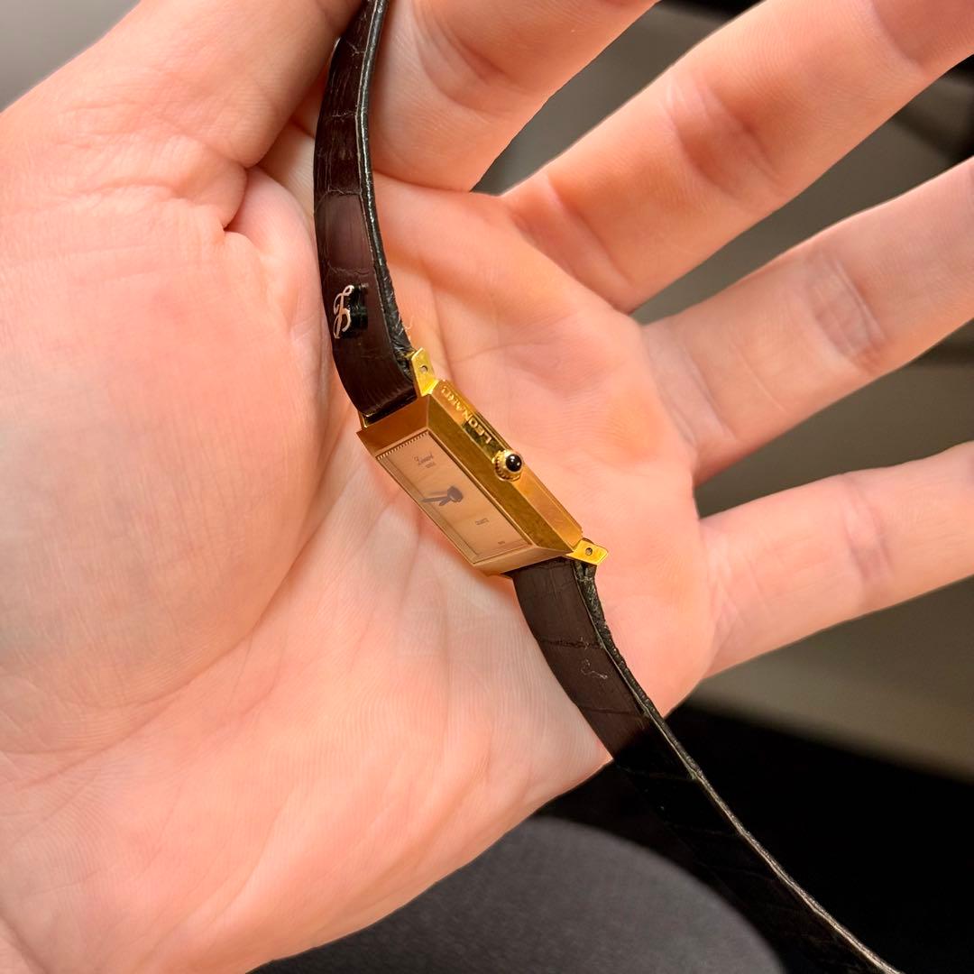 レオナール LEONARD 腕時計 タンク型 ゴールド クォーツ スイス製