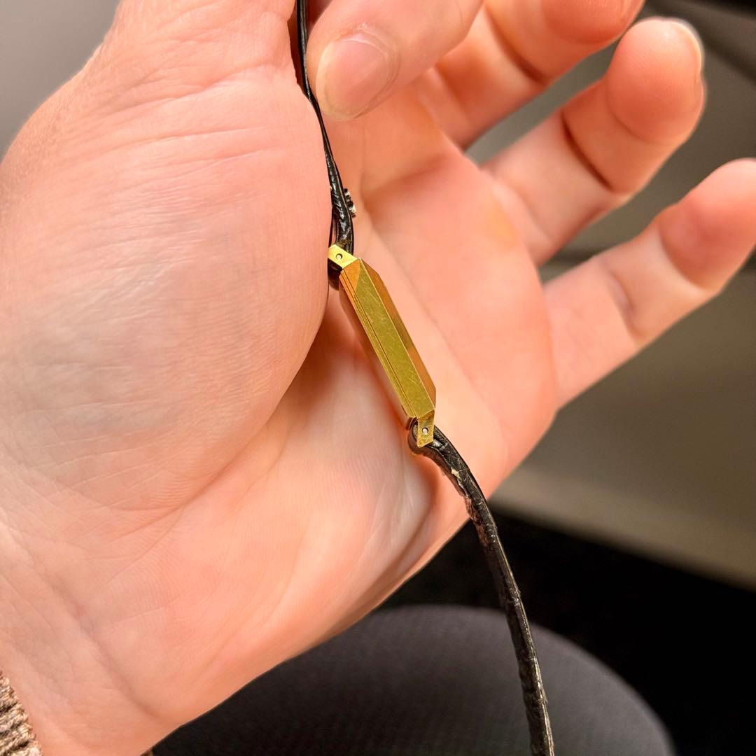 レオナール LEONARD 腕時計 タンク型 ゴールド クォーツ スイス製