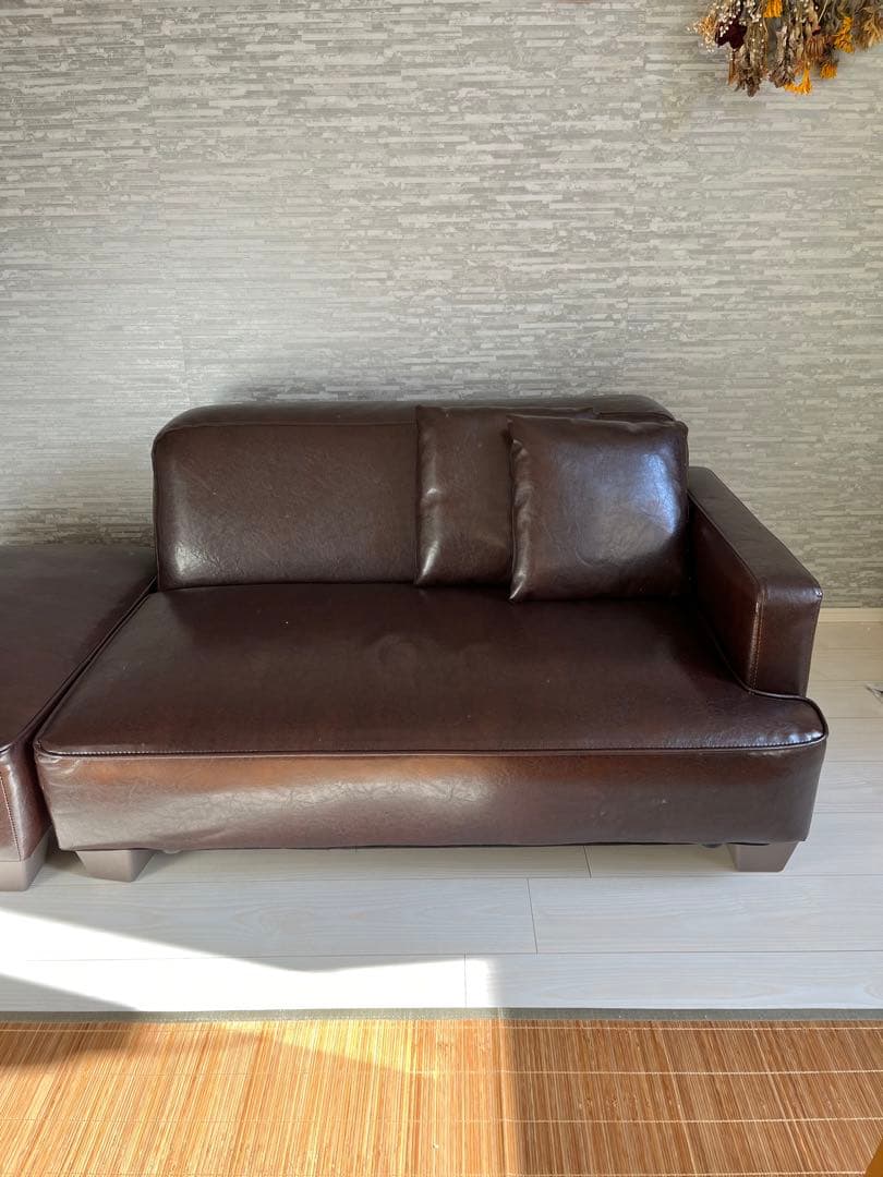 レザー風ブラウンソファ　2人掛け　【本体】※オットマンと合わせて購入お願いします