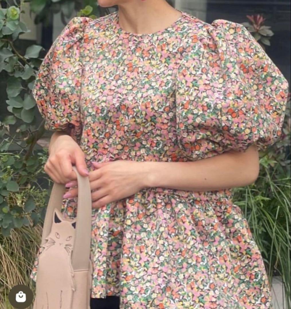 美品！TSURU by mariko oikawaフラワープリントエレノア