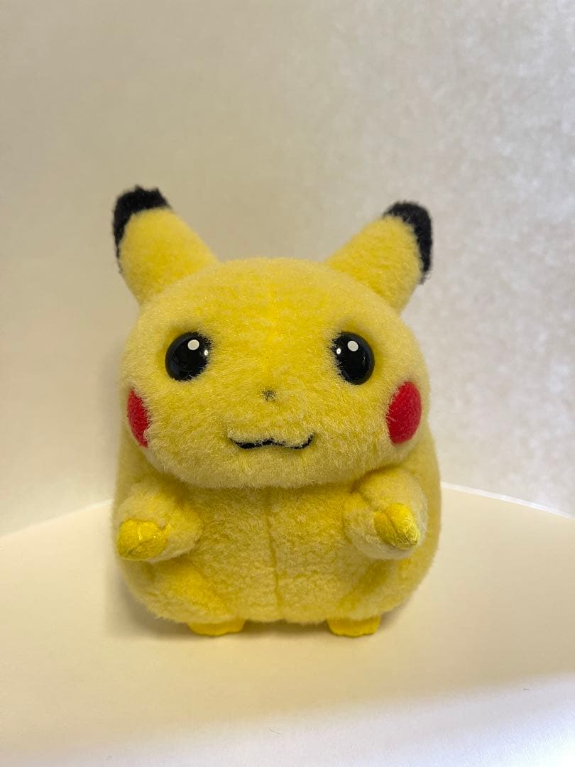 初期ピカチュウ　ぬいぐるみ　TOMY