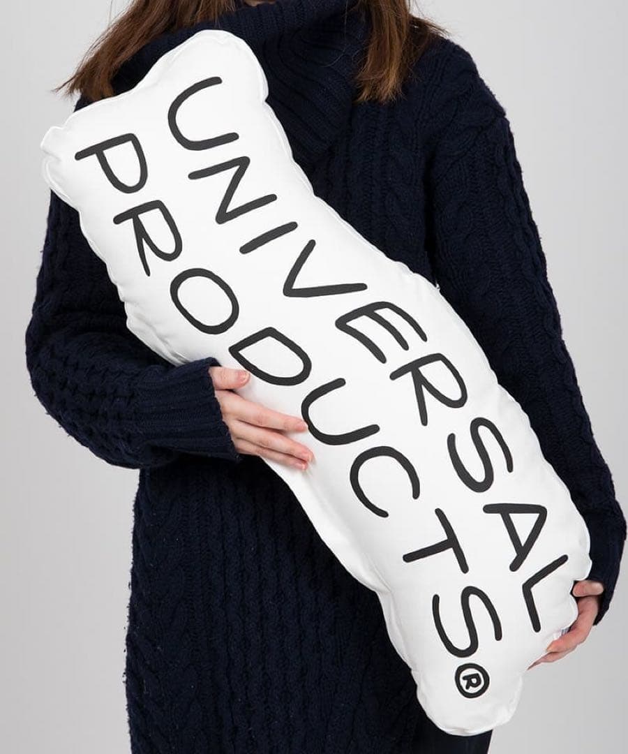 UNIVERSAL PRODUCTS クッション