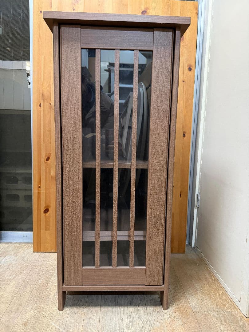 ブラウン木製食器棚 ガラス扉 2段収納