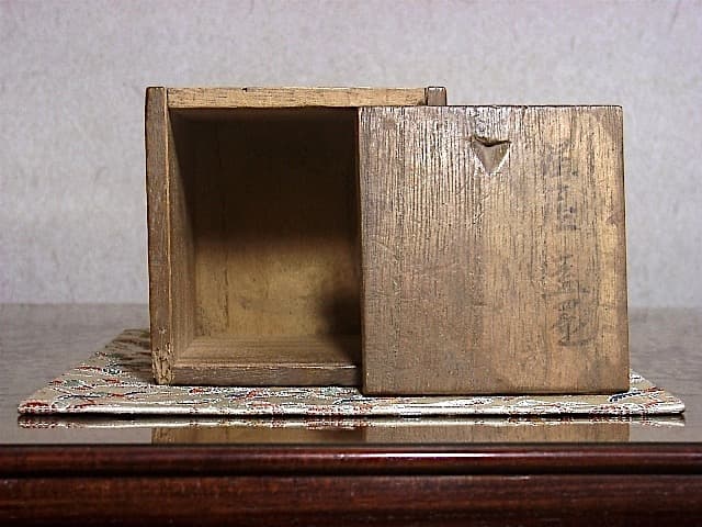 京焼・清水焼　三浦竹泉（初代）作　大獅子　交趾香合　箱合　無傷　保証。