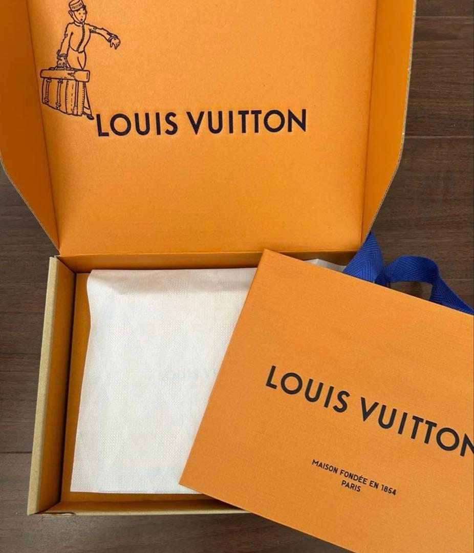 Louis Vuitton ポルトフォイユ・ヴィクトリーヌ