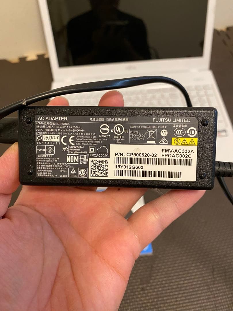 Windowsノート本体 FUJITSU LIFEBOOK AH30/X SSD 256GB