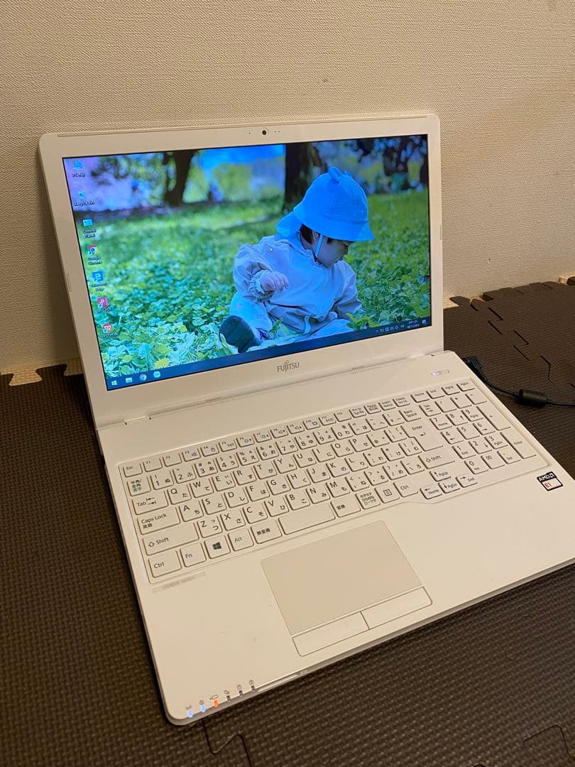 Windowsノート本体 FUJITSU LIFEBOOK AH30/X SSD 256GB