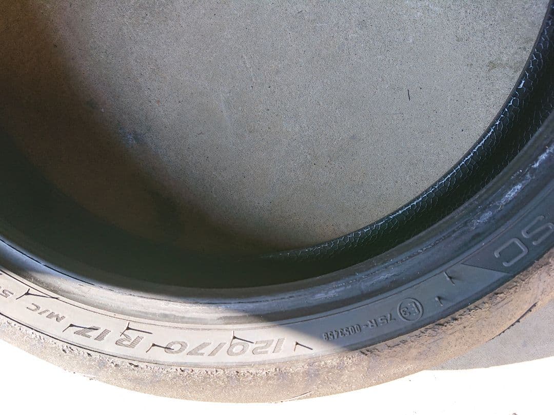 ピレリ スーパーコルサSC V4 120/70R17 200/55R17