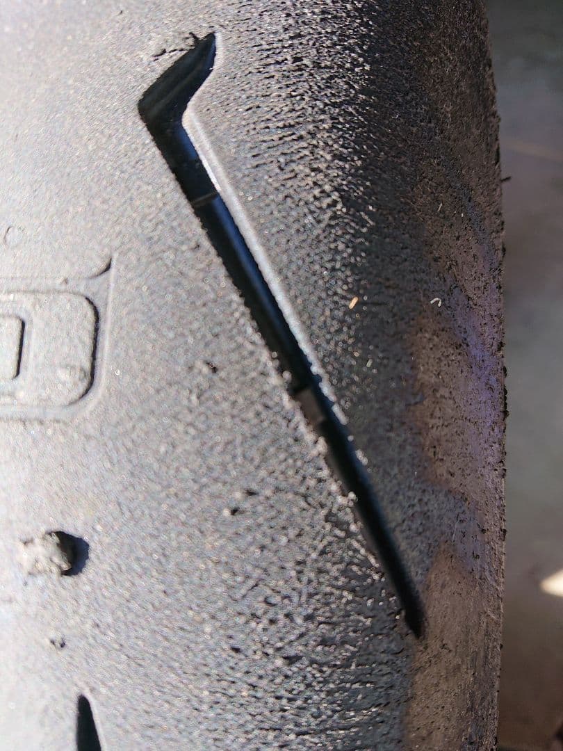 ピレリ スーパーコルサSC V4 120/70R17 200/55R17