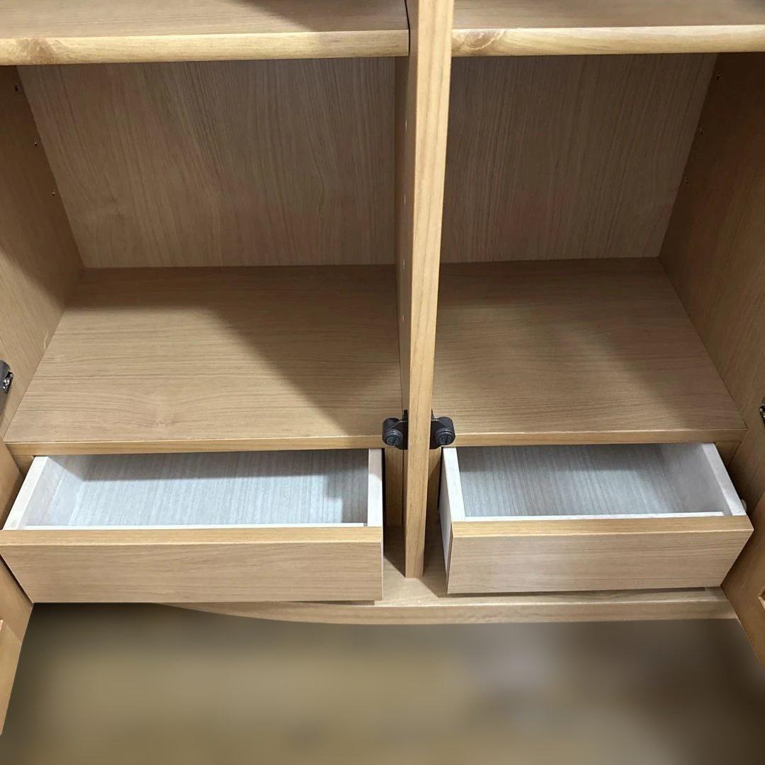 ガラス扉付きコーナー収納棚