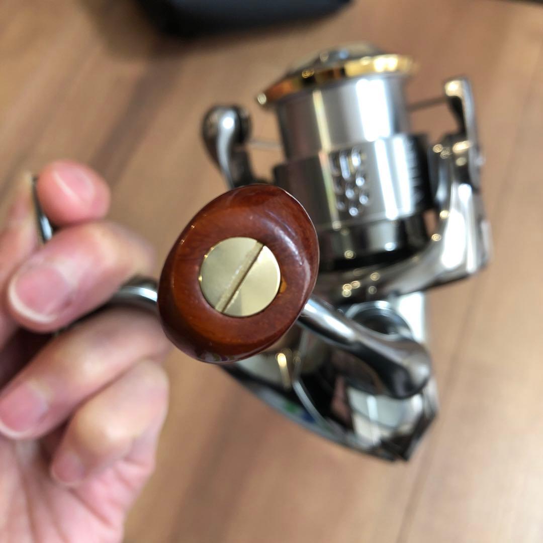 【ジャック】シマノ 18ステラ　C2500SXG 夢屋花梨ノブ装着