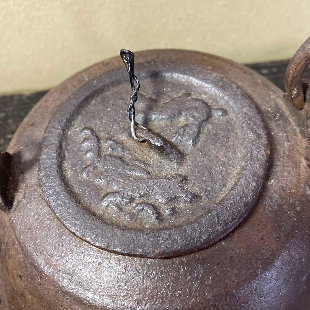 江戸時代　波ウサギ桜チラシ鉄瓶