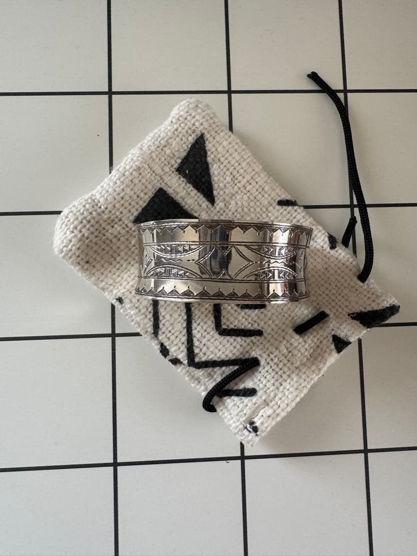 Adawat'n Tuareg（アダワットゥン トゥアレグ）バングル