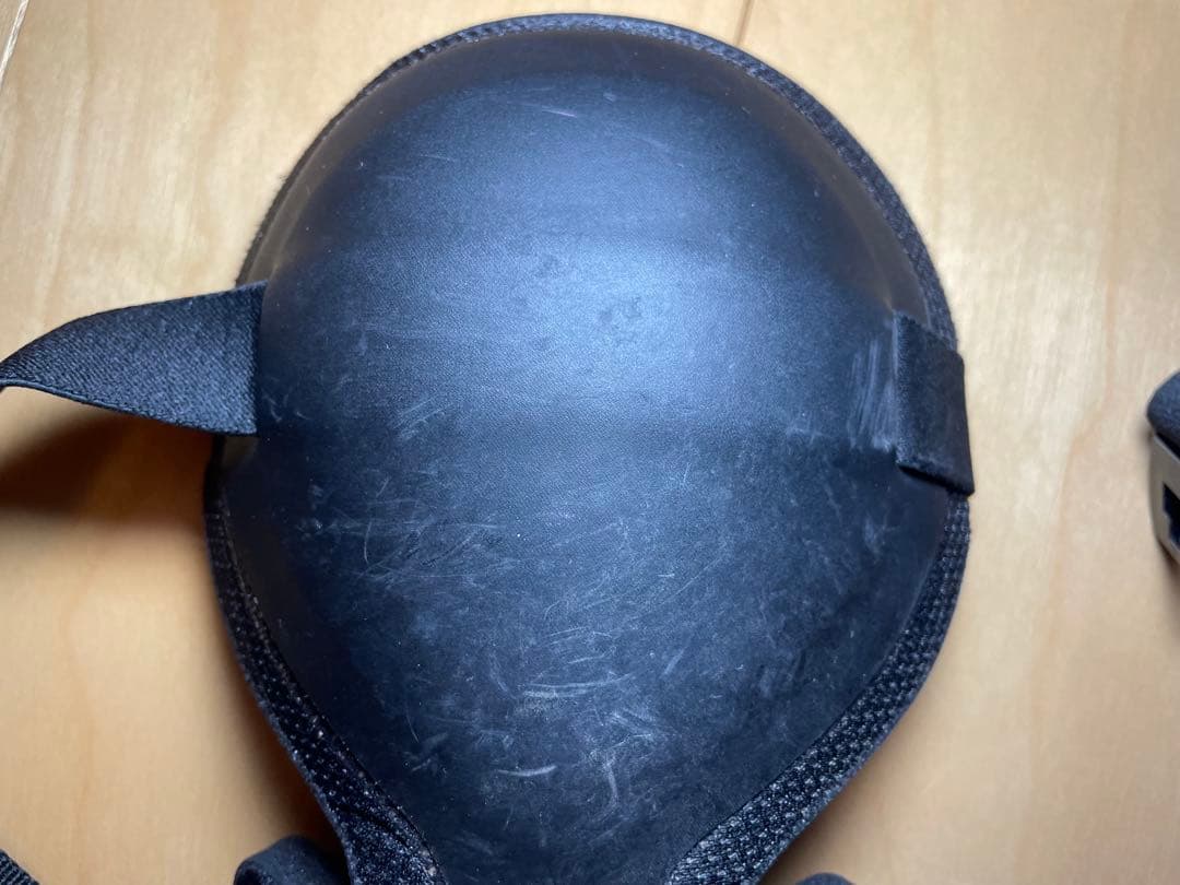 実物　Arc'teryx(アークテリクス)　ニーパッド　黒