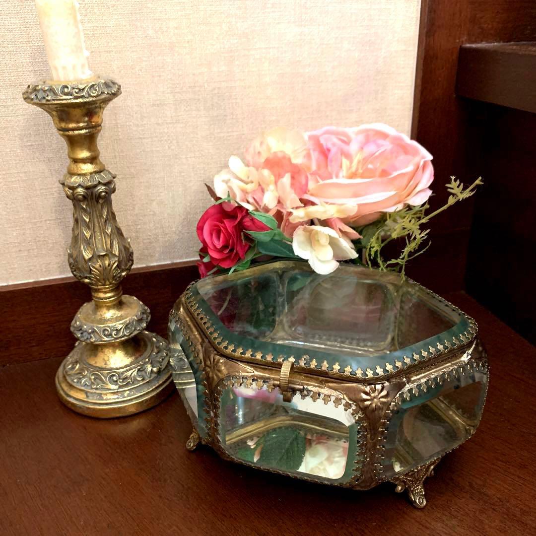 猫足＆ガラスのヴィクトリアン小物入れ