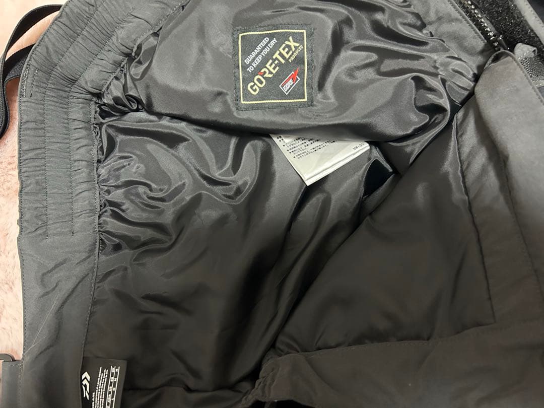 DAIWAダイワゴアテックスプロダクトコンビアップウィンタースーツ