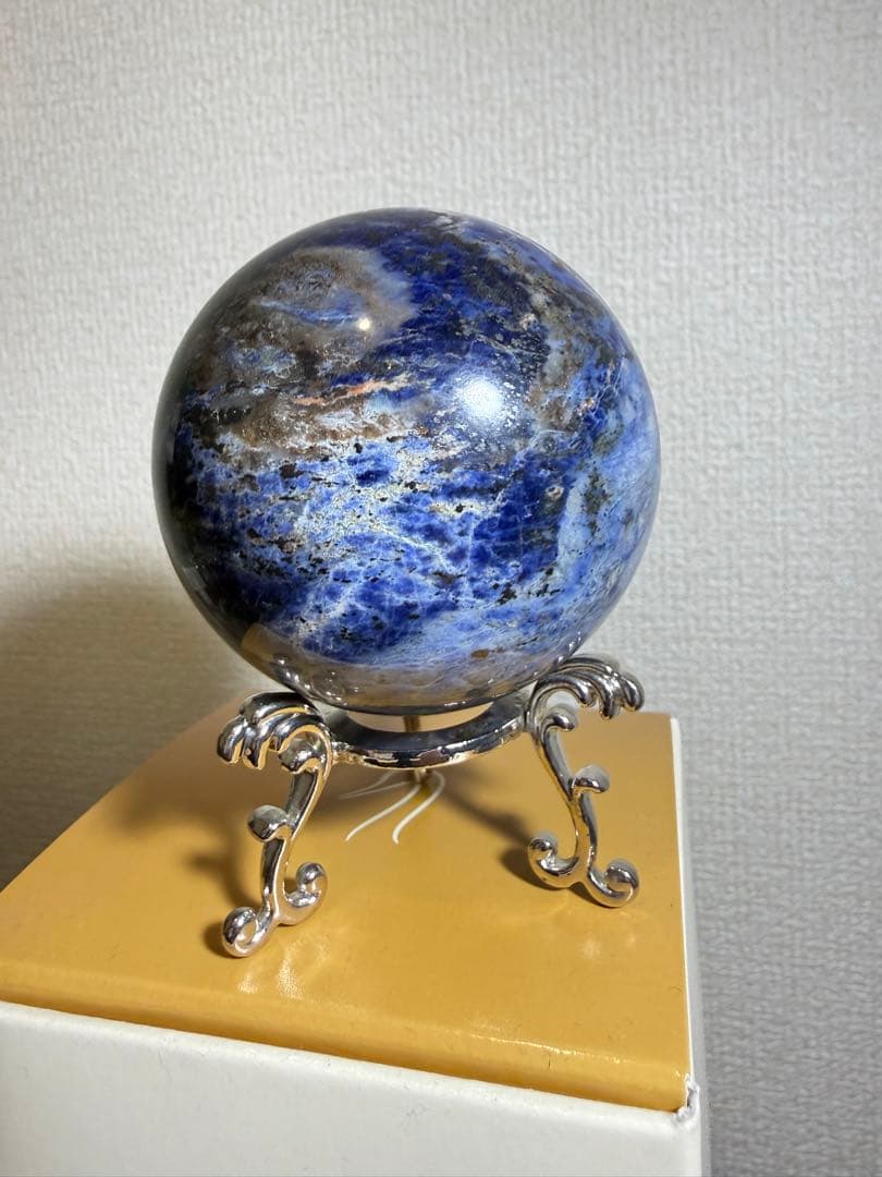 新品インペリアルソーダライトスフィアー 地球みたい　ラージサイズ　金属台座付き