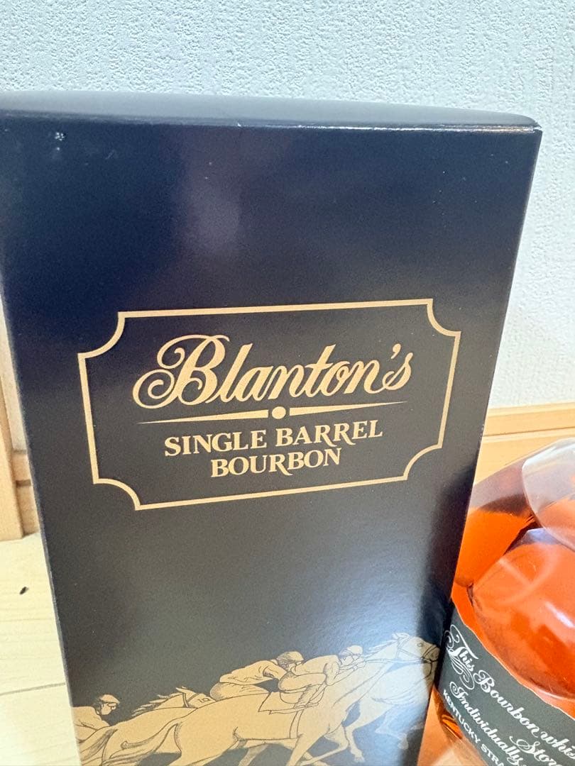 Blanton's ブラックシングルバレルバーボンウイスキー　750 ML箱あり
