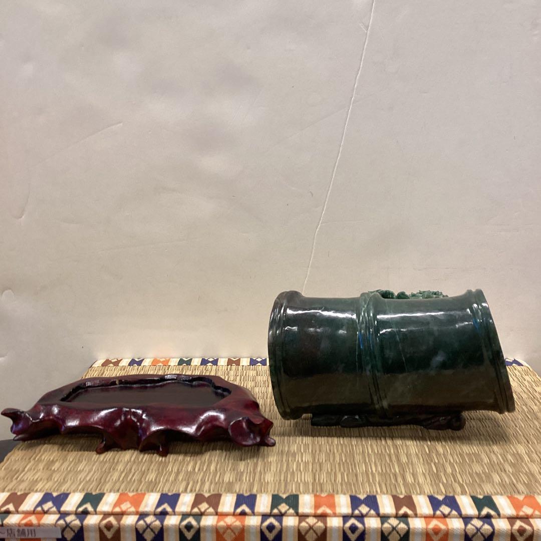 翡翠 バラ彫刻 置物 木製台座付き［あずま］