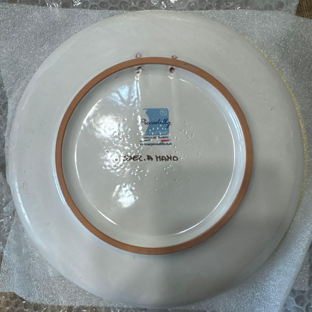 イタリア食器　壁飾り用穴付き