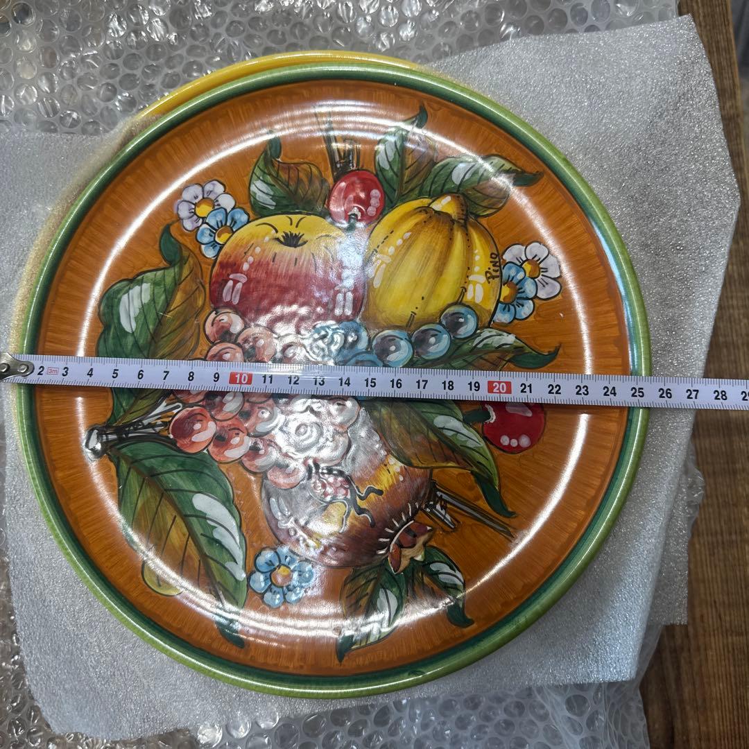 イタリア食器　壁飾り用穴付き