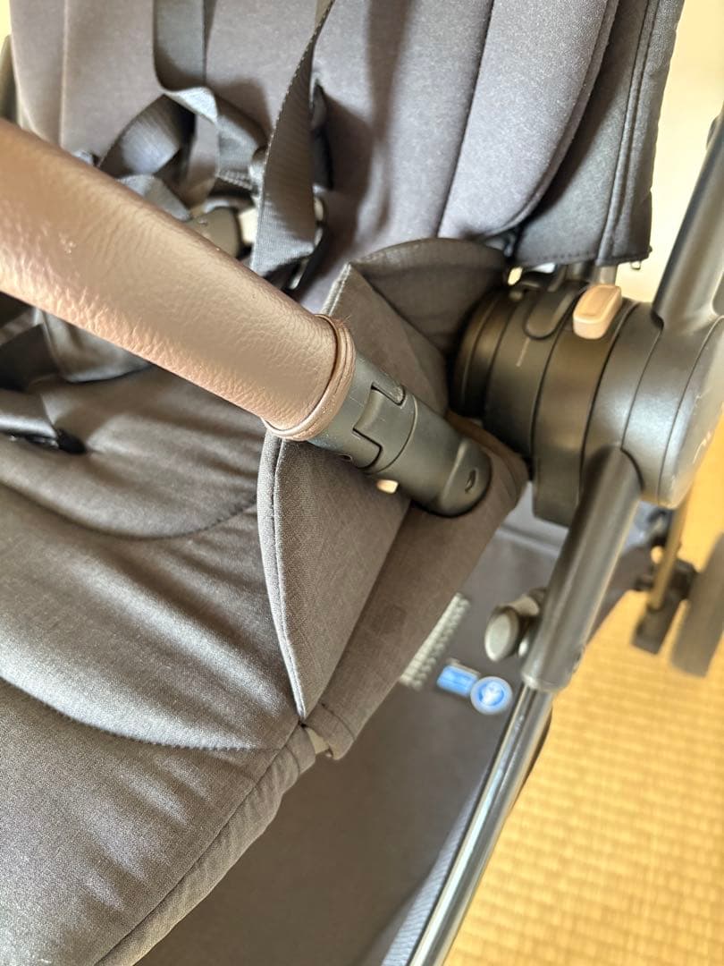 nuna ixxa リベテッド　AB型ベビーカー