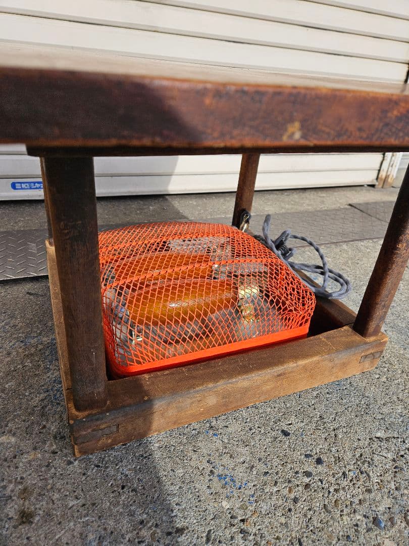 ジャパンアンティーク 古い櫓炬燵 レトロ 無垢材 天板 ヒーターユニット付き