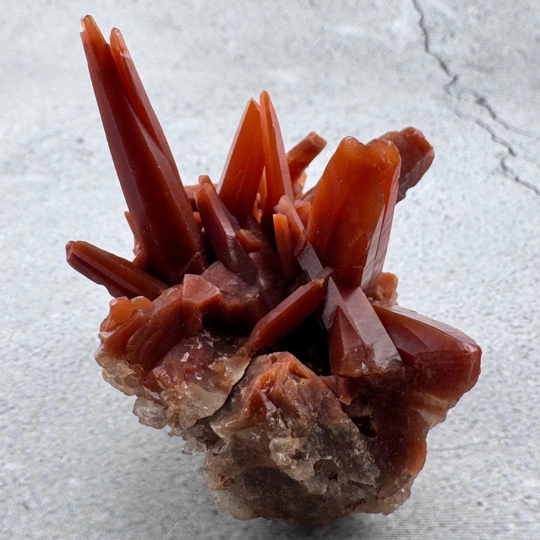 G-62マダガスカル産 赤水晶 クラスター 天然石　レッドクォーツ 希少原石