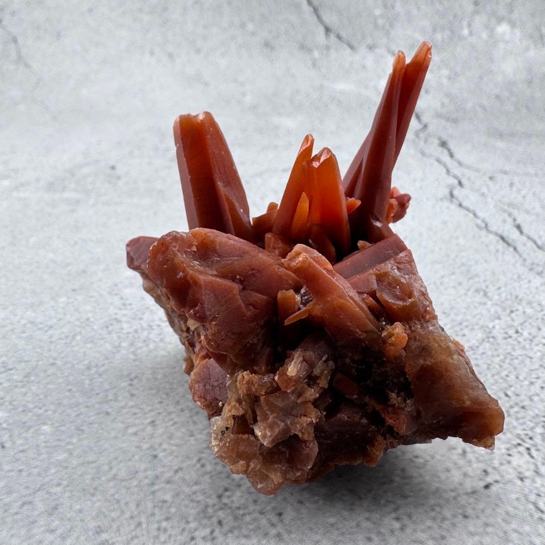 G-62マダガスカル産 赤水晶 クラスター 天然石　レッドクォーツ 希少原石