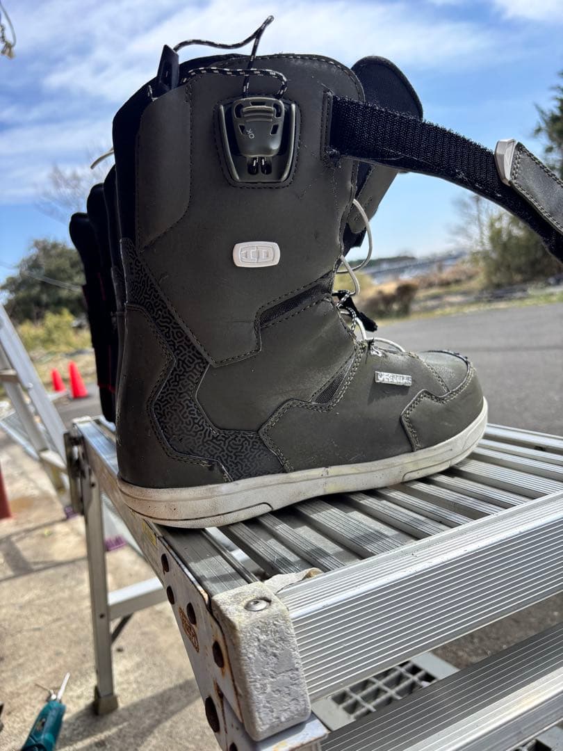 DEELUXE ディーラックス スノーボードブーツ グレー　25.5