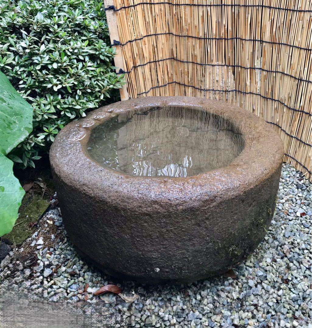 更に値下げ中天然自然石・水鉢・蹲・庭石・バードバス・オブジェ・ガーデニング