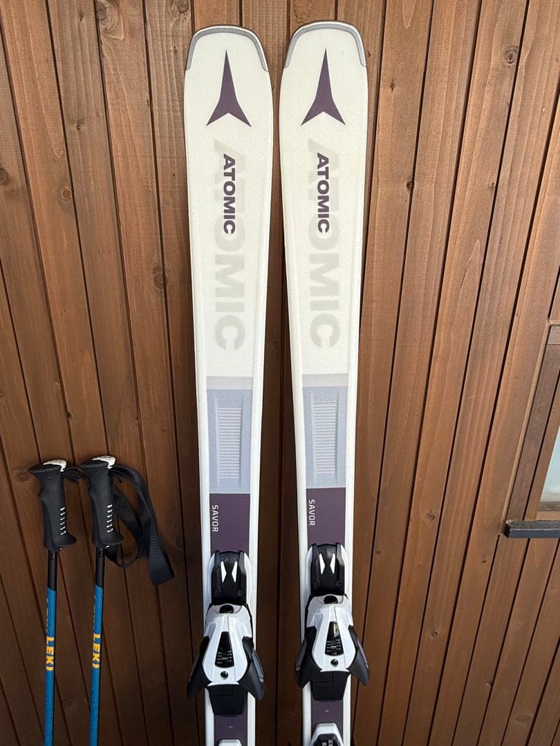 ATOMIC アトミックSAVOR5 スキー板 149cm ポール付き