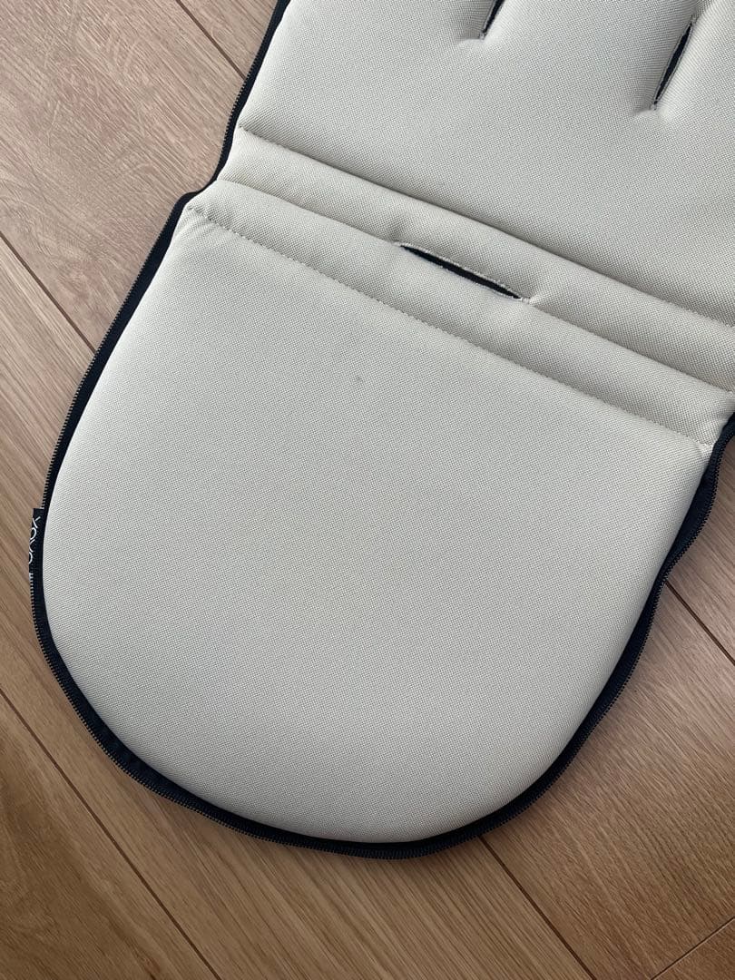 ストッケ YOYO(R) ボンポワン ベージュ 0+ ニューボーンパック