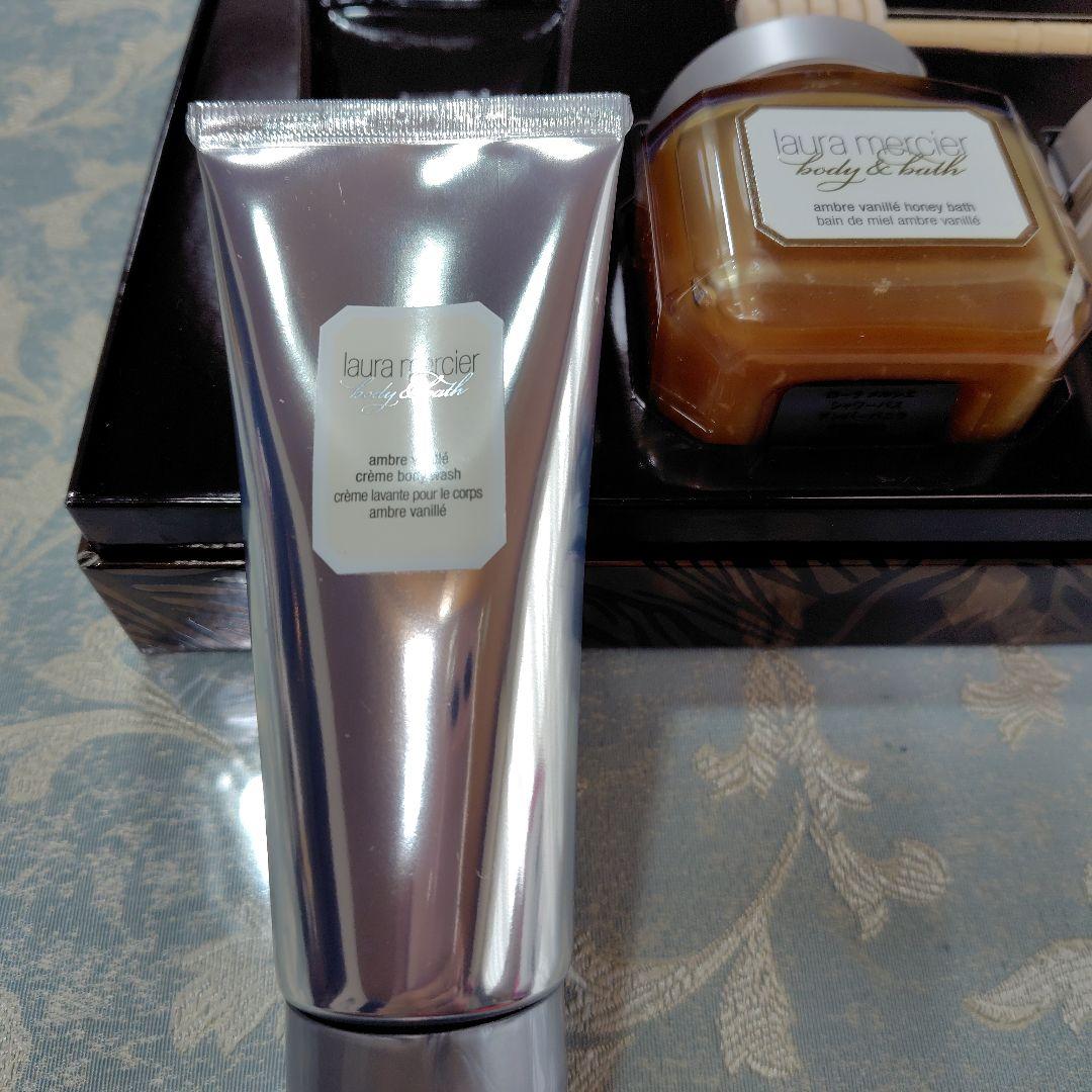 ローラメルシエ　リュクスボディーコレクション　アンバーバニラ　『新品未使用』