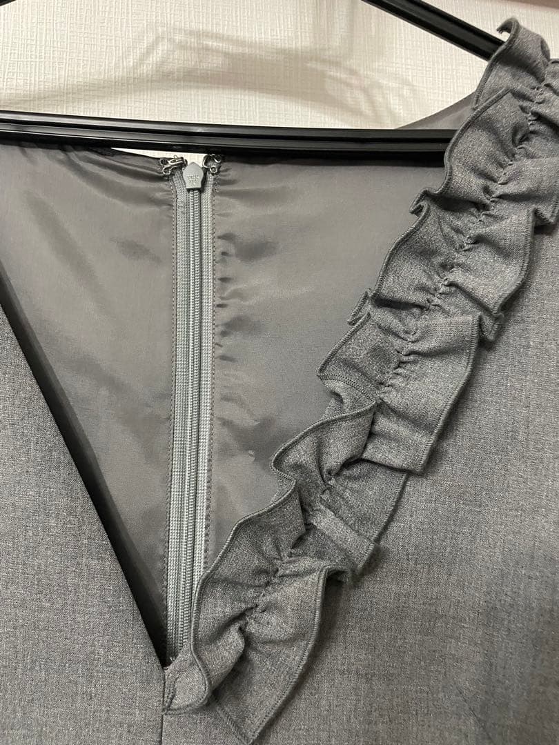 オンワード#Newans グレー フリル付きオールインワン