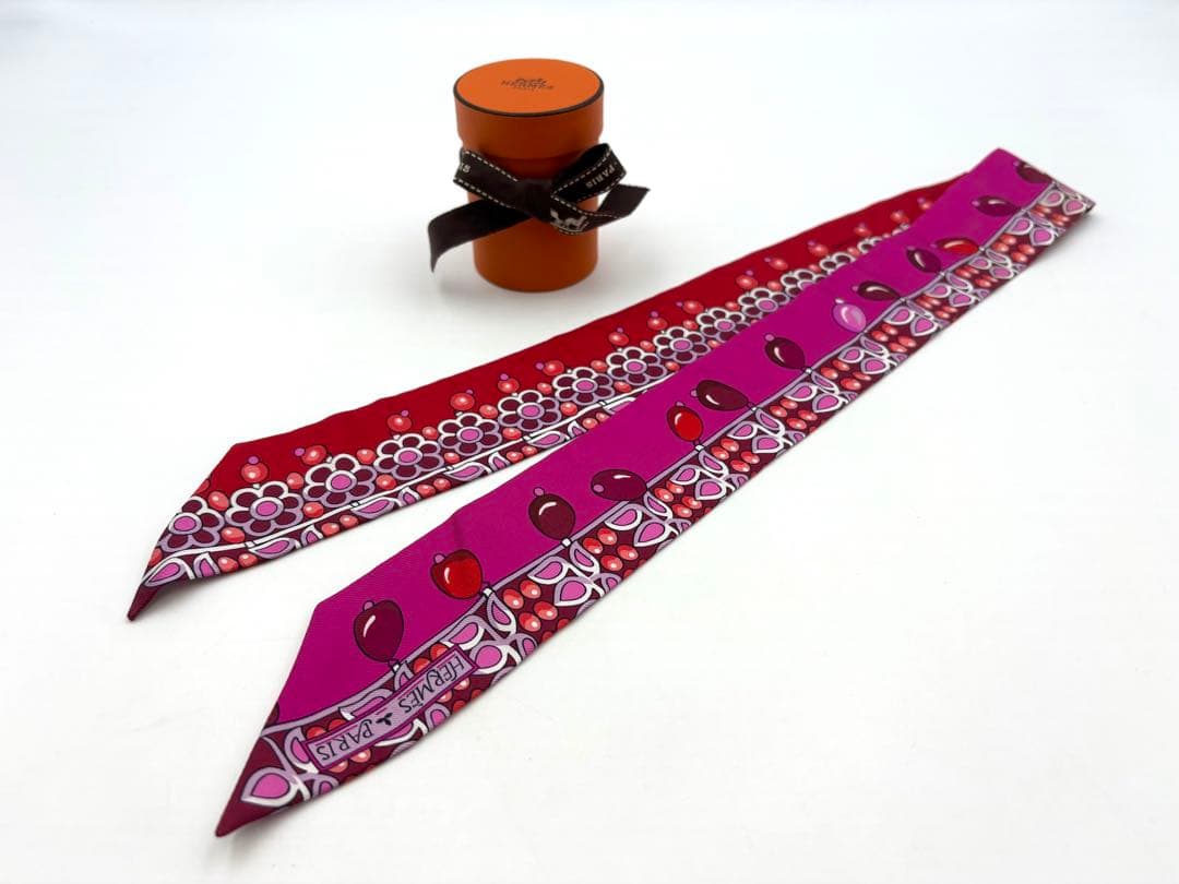 エルメス　マハラジャの装身具　デタイユツイリー シルク スカーフバッグ小物 箱付